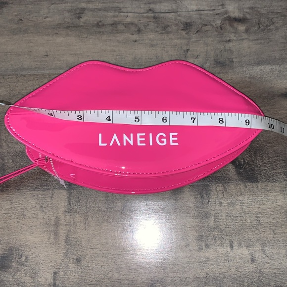 NWOT LANEIGE BARBIE PINK WRISTLET - Picture 8 of 9